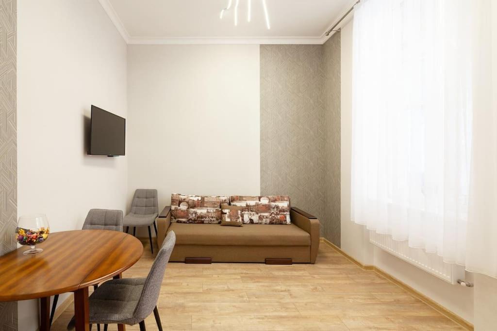 Apartment On Kopernyka Street 5 Lviv Exterior photo